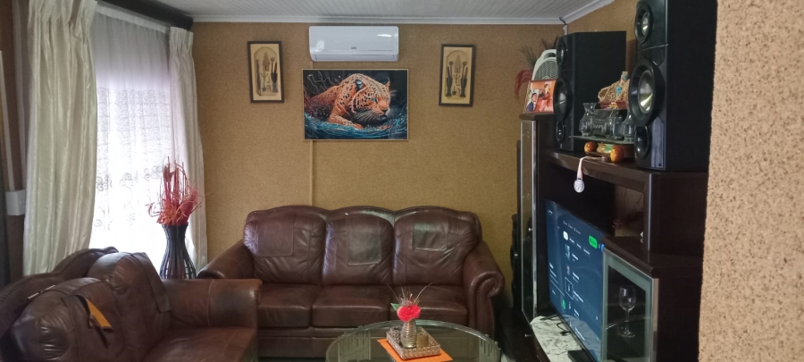 5 Bedroom Property for Sale in Mdantsane Nu 17 Eastern Cape